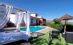 Villa Yasleni By Brisamar Holidays